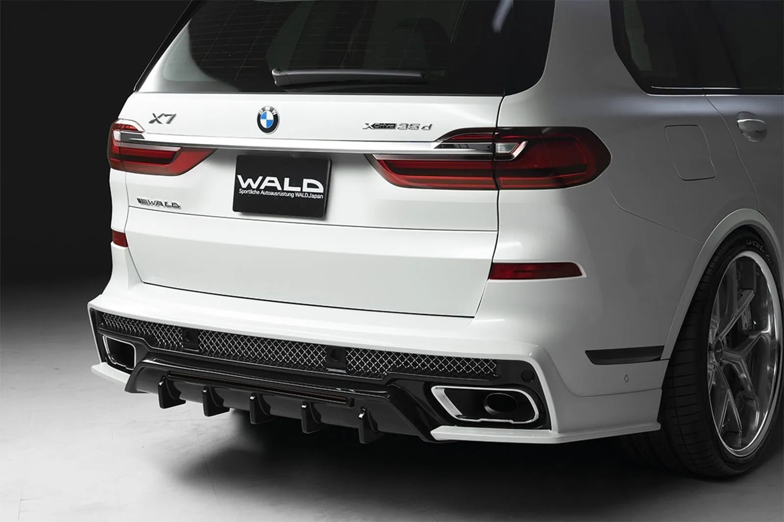 Check our price and buy Wald Sports Line body kit for BMW X7 G07 