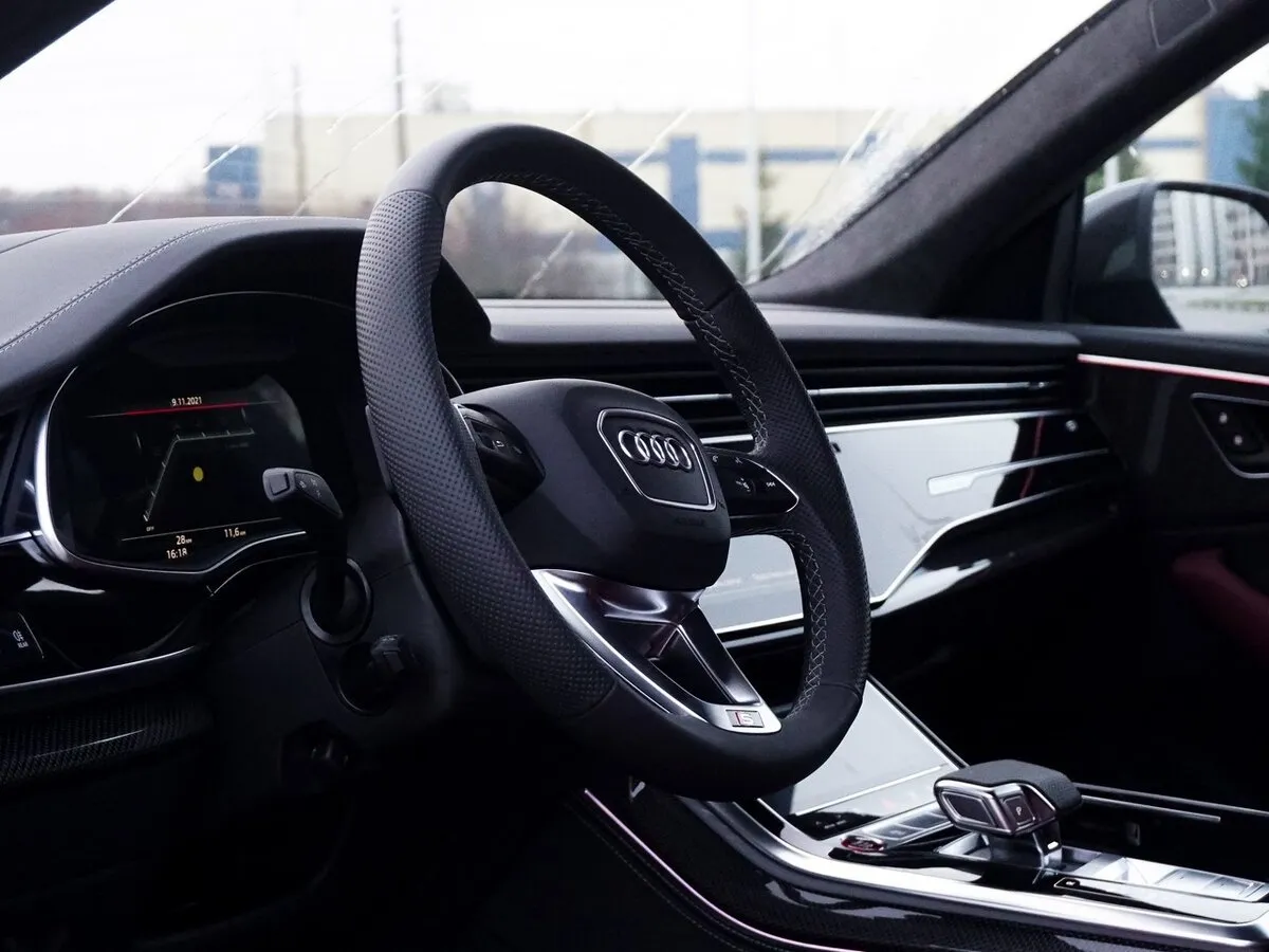 Buy New Audi SQ8 (4M)
