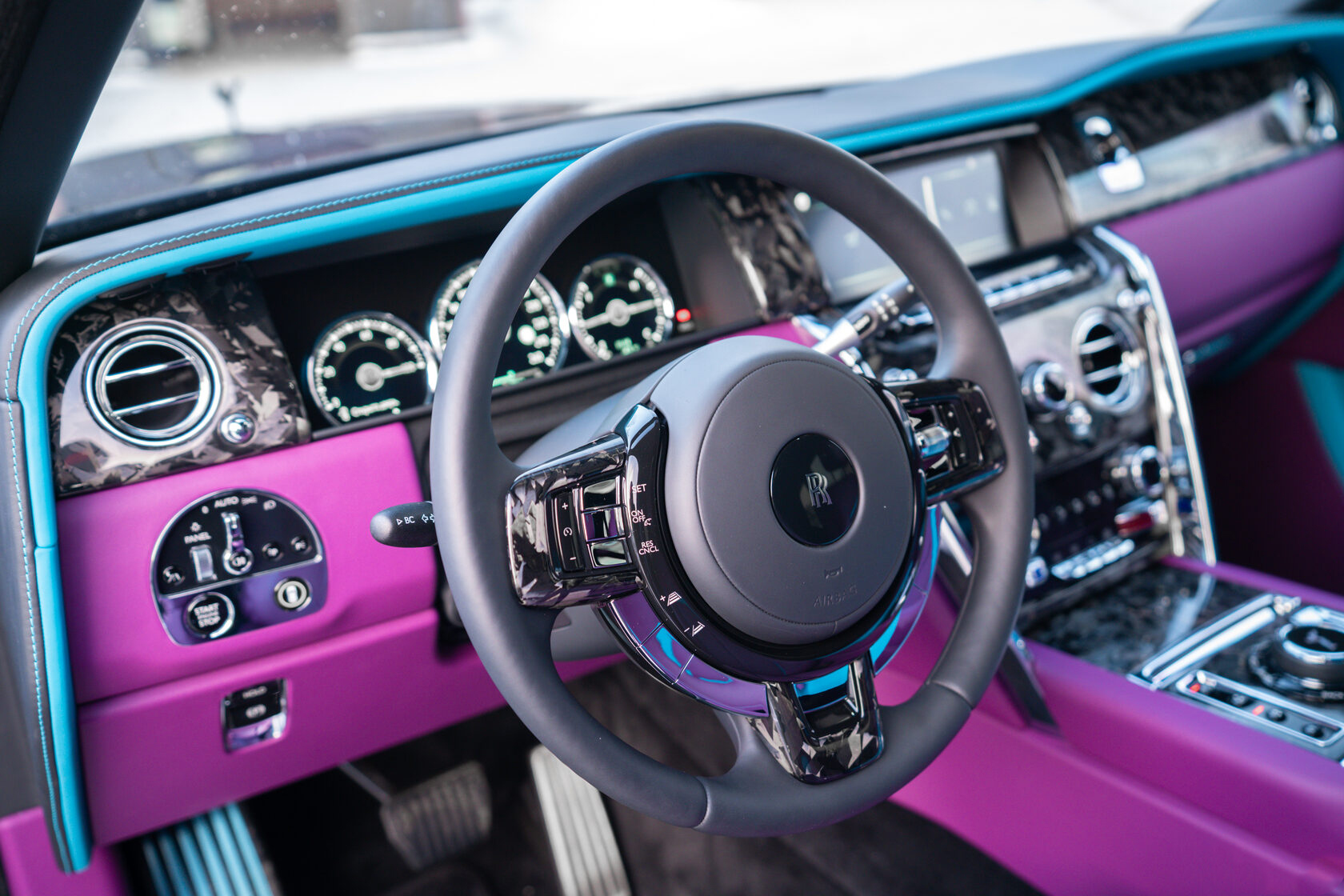 Steering wheel inserts Forged Carbon for Rolls- Royce Cullinan