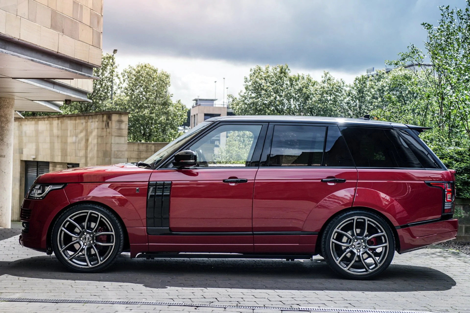 Check our price and buy Kahn Design body kit for Land Rover Range Rover Vogue RS600!