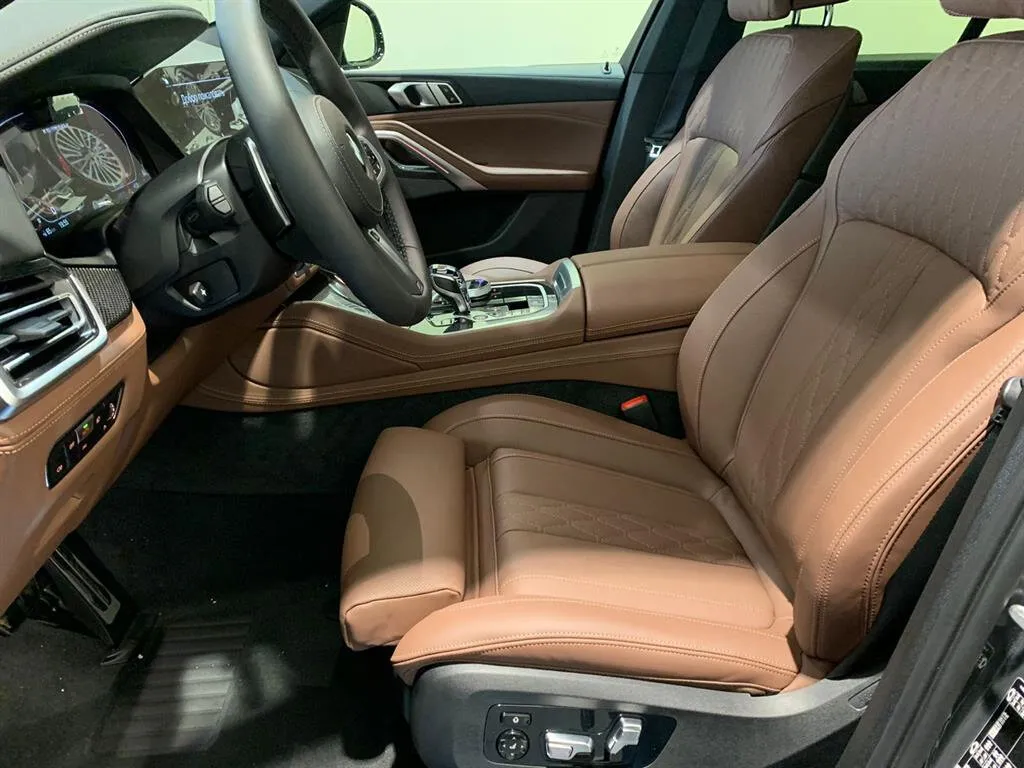 Buy New BMW X6 M50d (G06)