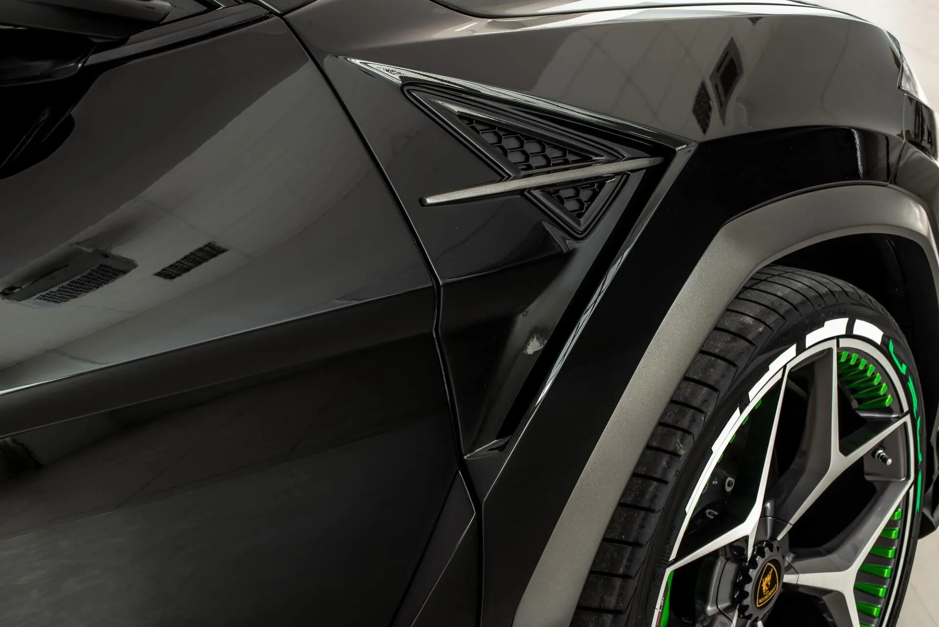 Check our price and buy a SCL Performance body kit for Lamborghini Urus