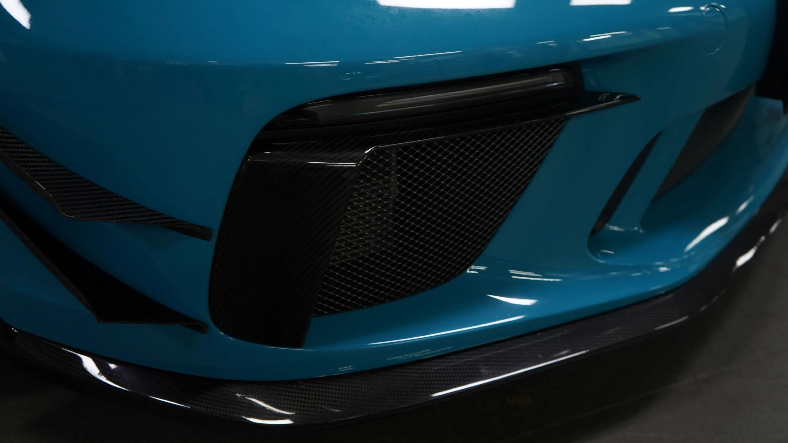 Check our price and buy a Karbel Carbon Fiber Body Kit set for Porsche 911 991.2 GT3