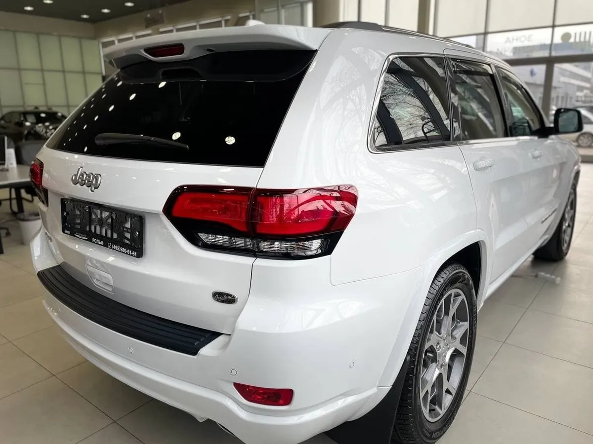 Check price and buy New Jeep Grand Cherokee (WK2) Restyling For Sale