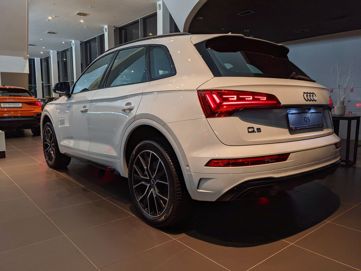 Check price and buy New Audi Q5 45 TFSI (FY) Restyling For Sale