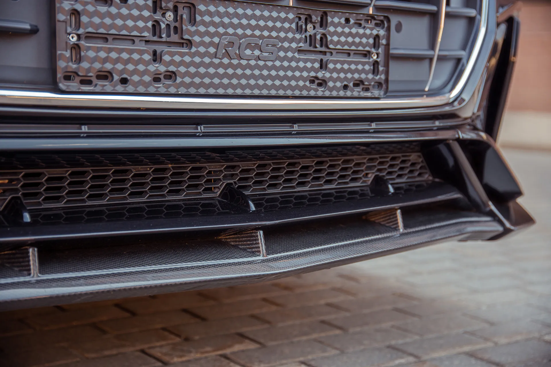 Front bumper cover MTR Design carbon for Audi Q8