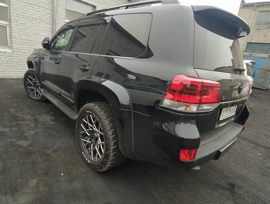 Check our price and buy Shikari body kit for Toyota Land Cruiser 200