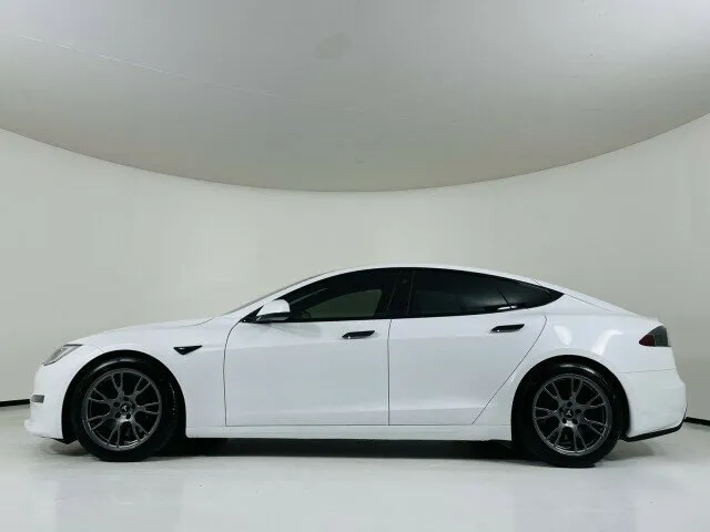 Check price and buy New Tesla Model S Plaid Restyling 2 For Sale