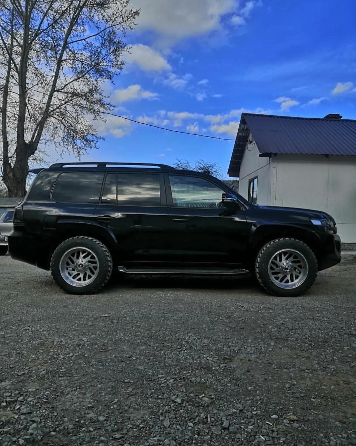 Check our price and buy Shikari body kit for Toyota Land Cruiser 200