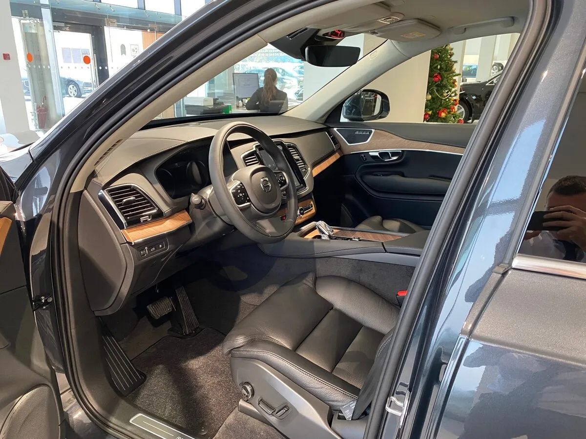 Check price and buy New Volvo XC90 Restyling For Sale