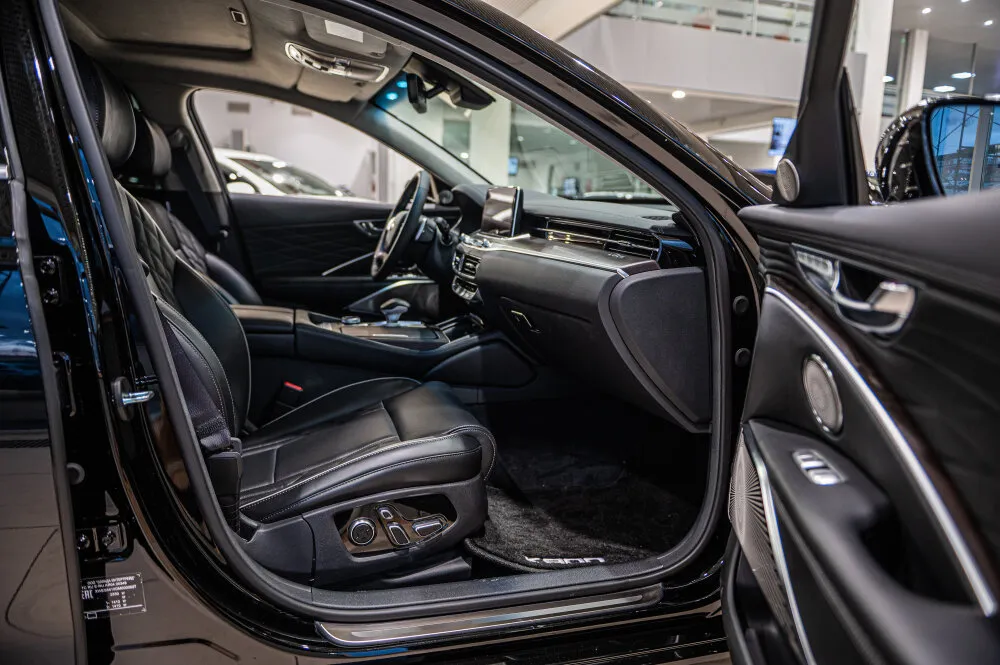 Check price and buy New Kia K900 For Sale
