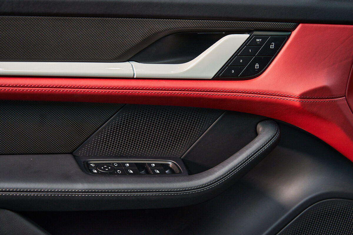 Check price and buy New Porsche Taycan 4S For Sale