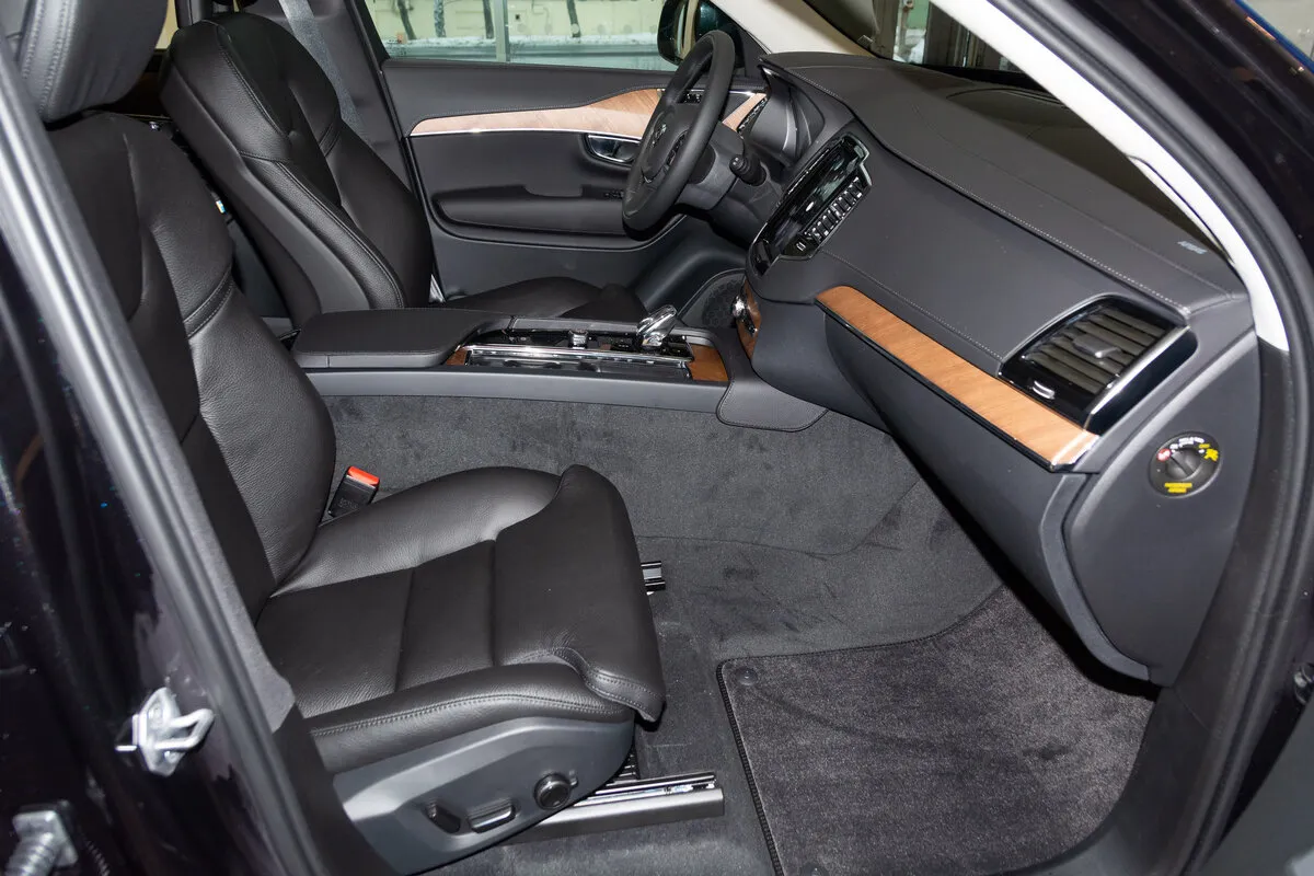 Check price and buy New Volvo XC90 Restyling For Sale