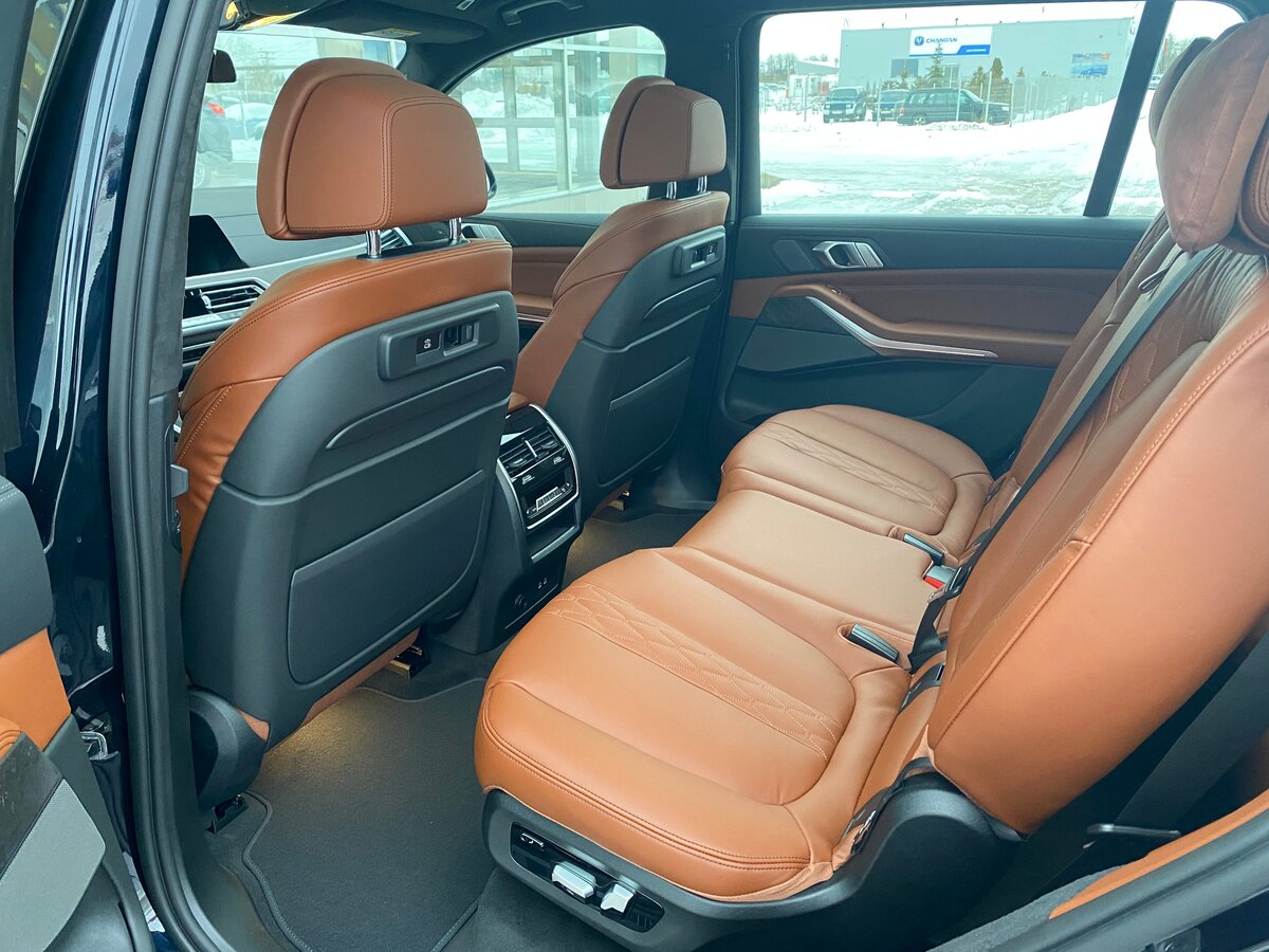 Check price and buy New BMW X7 40d (G07) For Sale