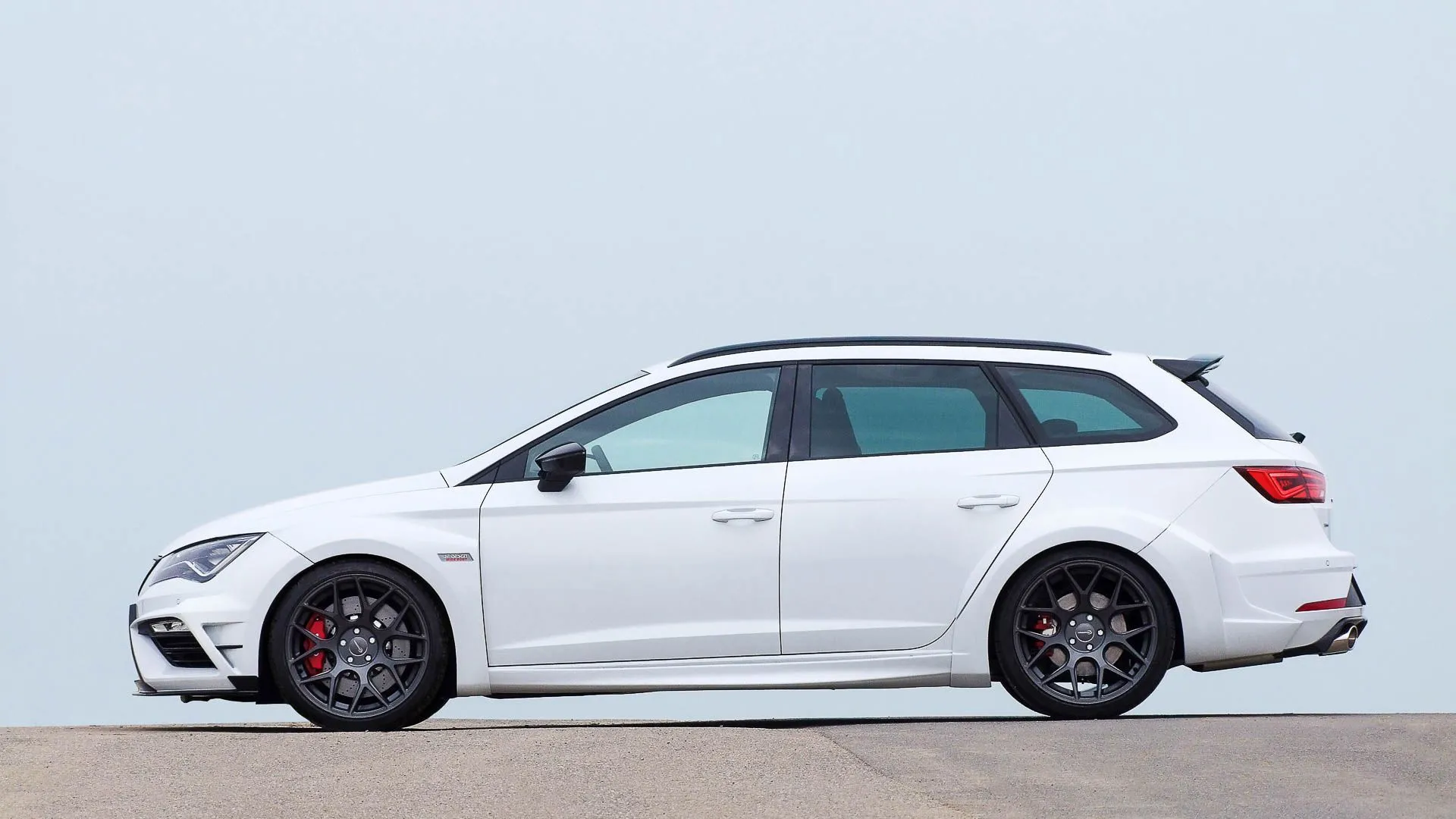 Check our price and buy JE Design body kit for Seat Leon ST FR + Cupra!