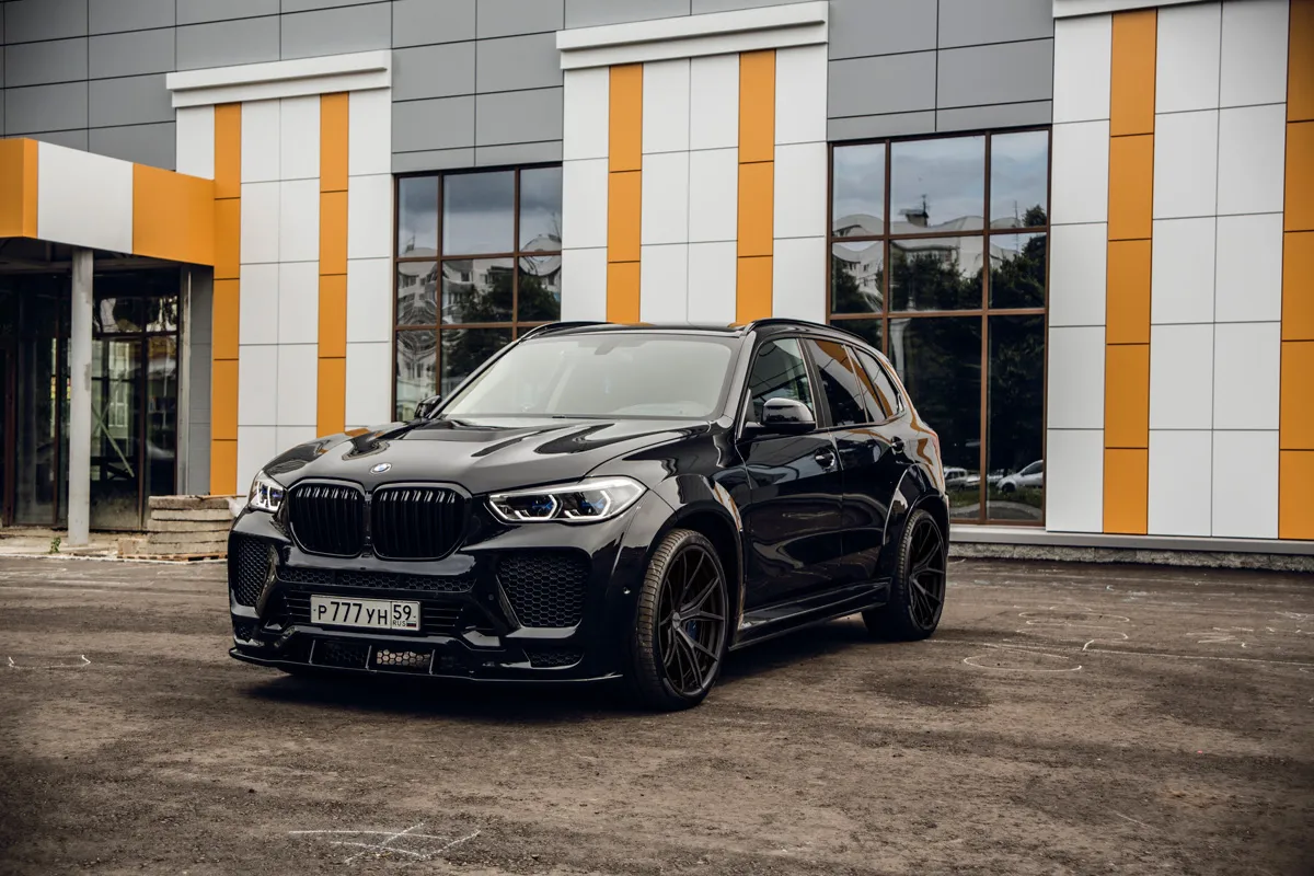 Check price and buy Renegade Design body kit for BMW X5 G05