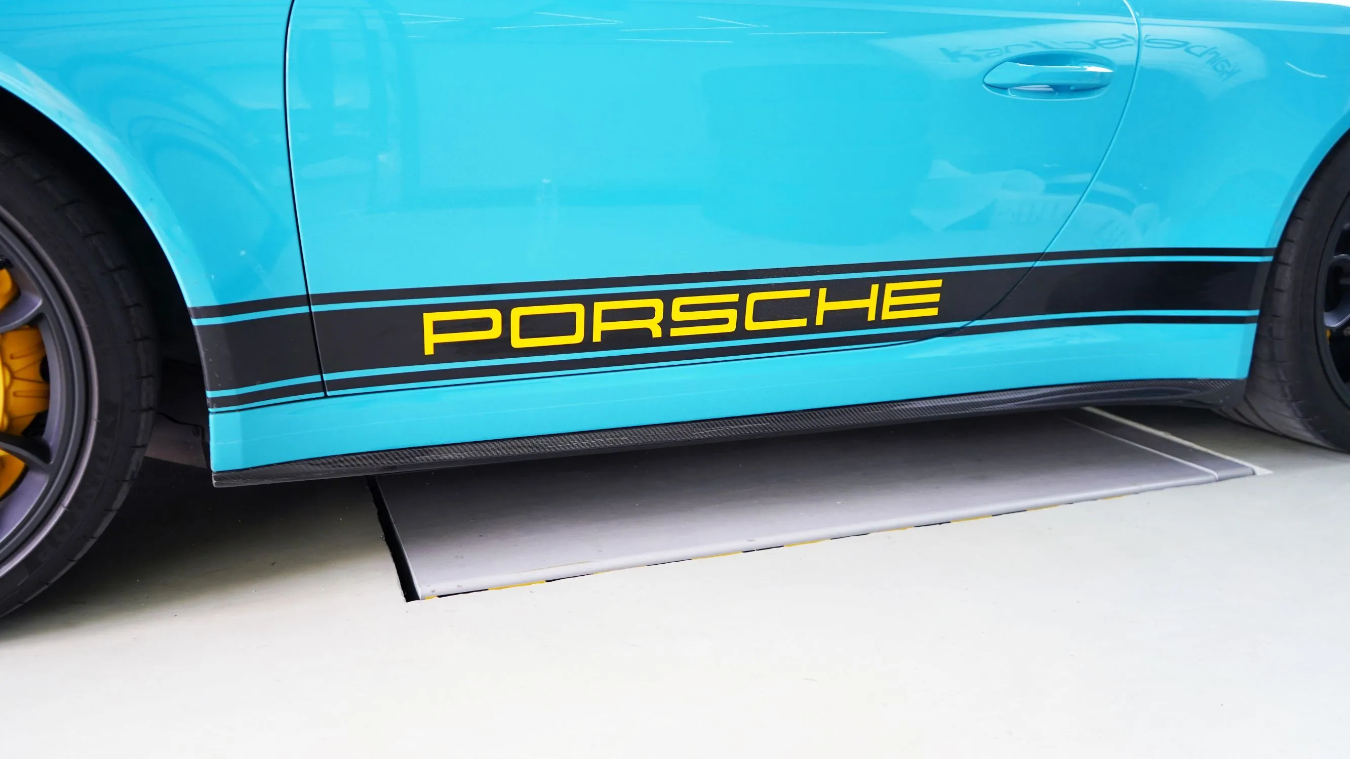 Check our price and buy a Karbel Carbon Fiber Body Kit set for Porsche 911 991.2 GT3