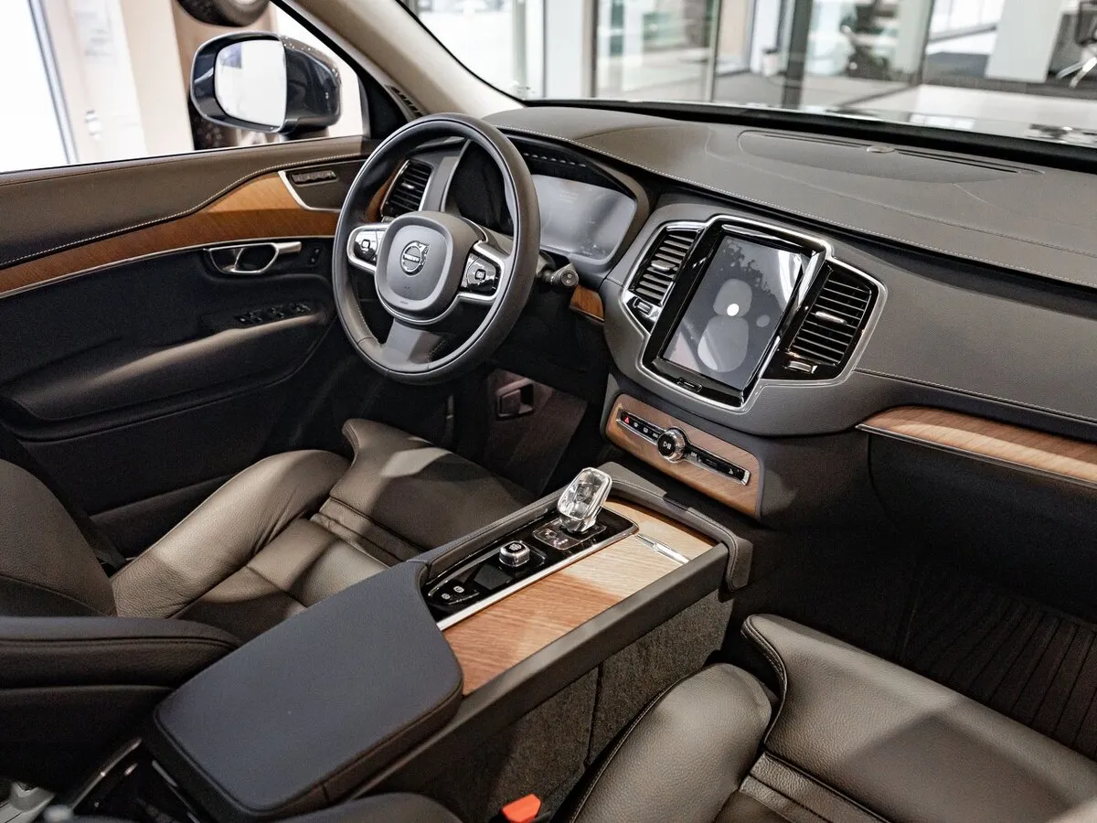 Check price and buy New Volvo XC90 Restyling For Sale
