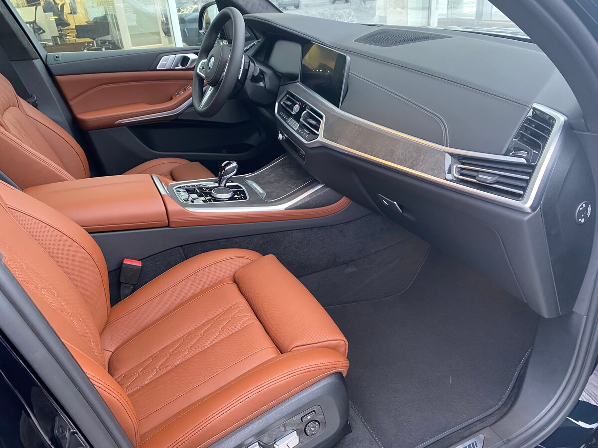 Check price and buy New BMW X7 40d (G07) For Sale