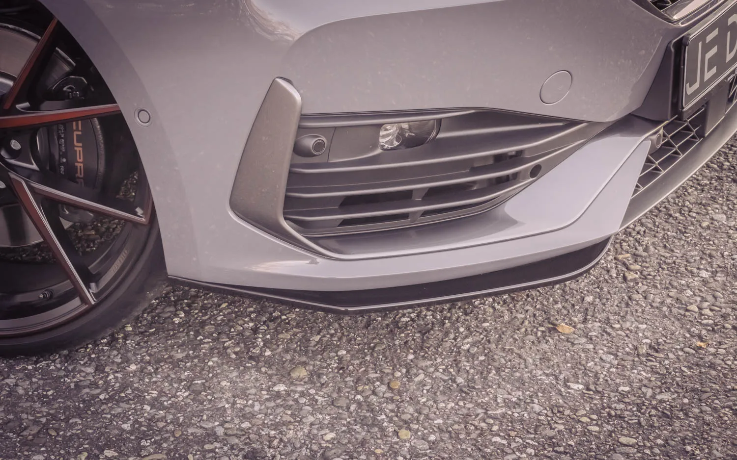 Check our price and buy JE Design body kit for Cupra Leon ST!