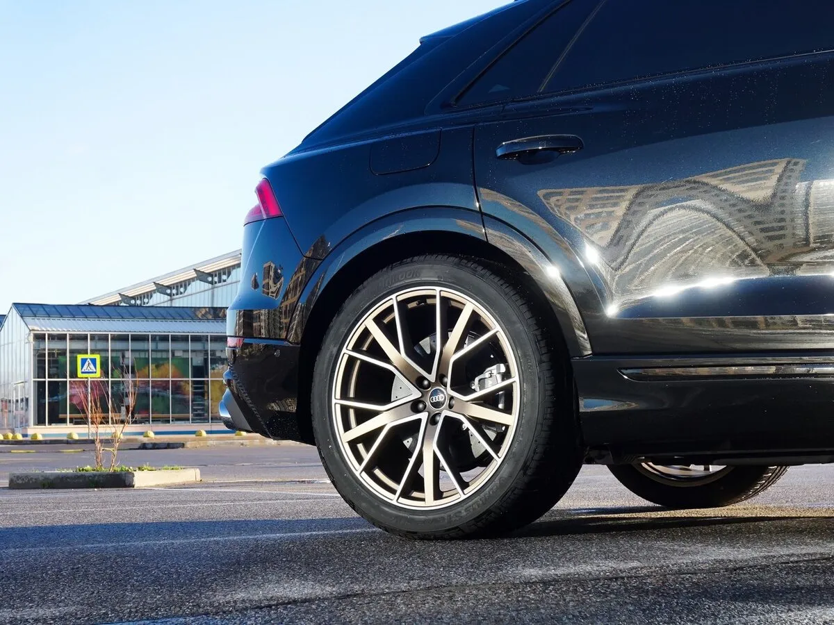 Buy New Audi SQ8 (4M)