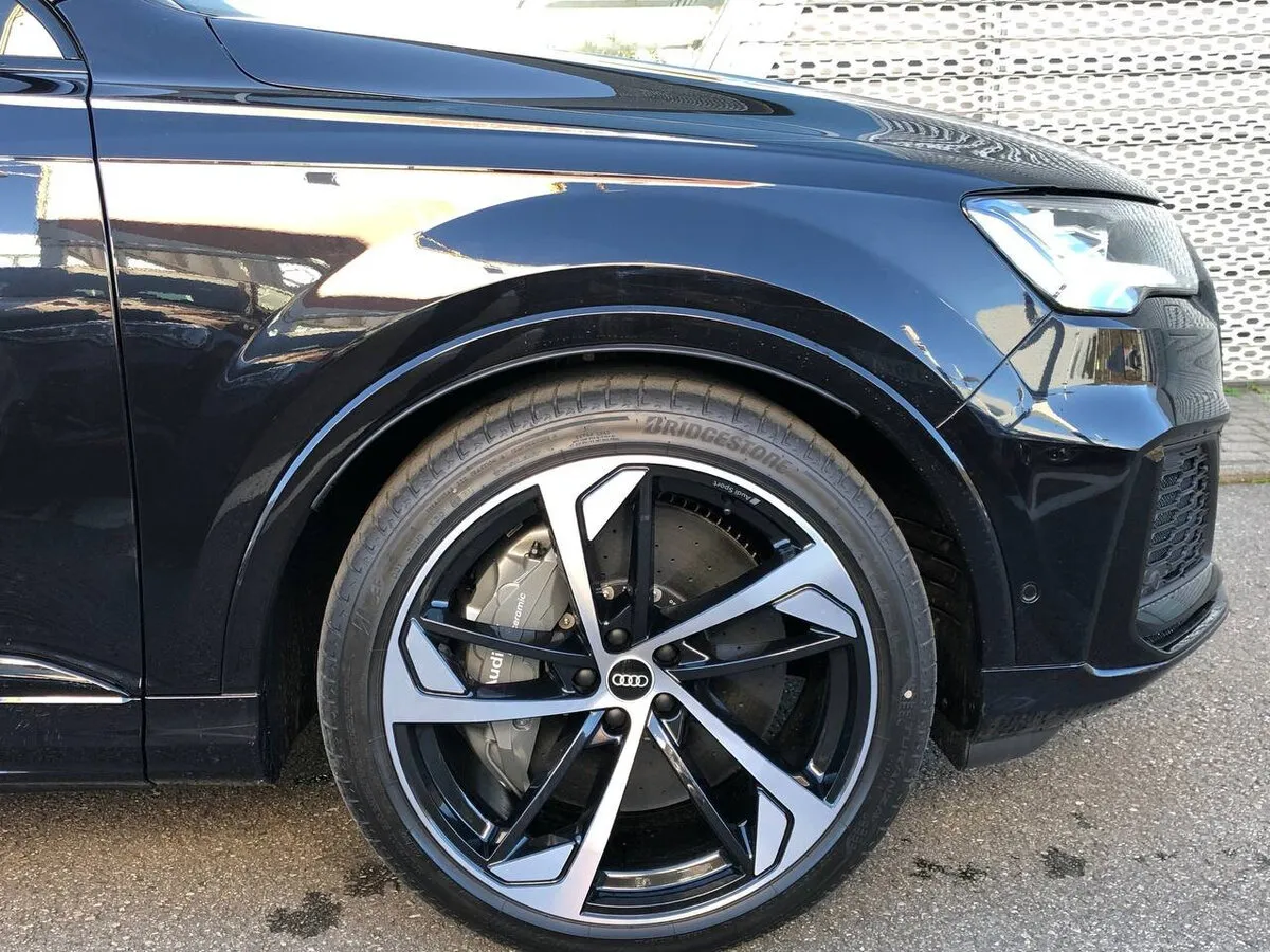 Buy New Audi SQ7 I (4M)