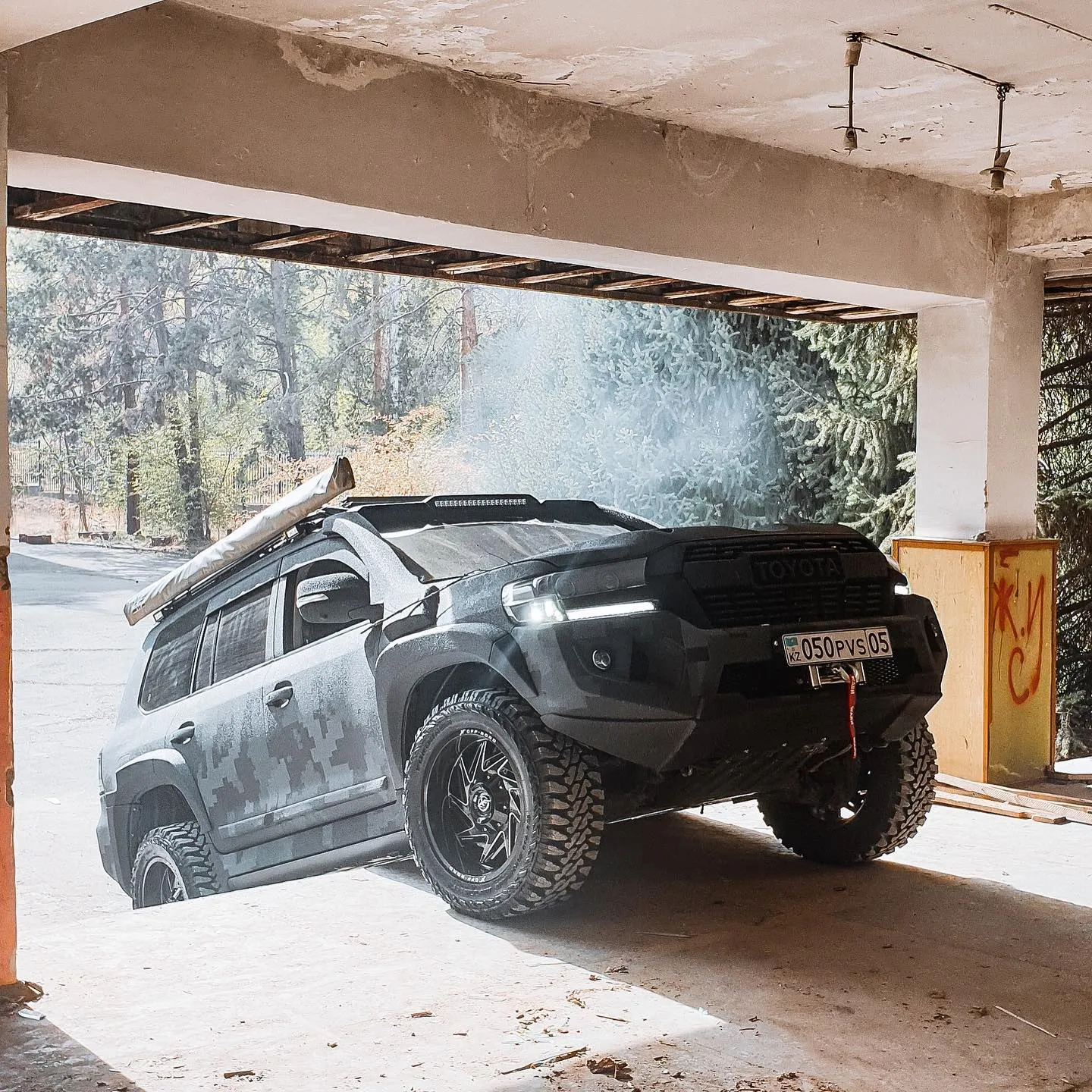 Check our price and buy Shikari body kit for Toyota Land Cruiser 200