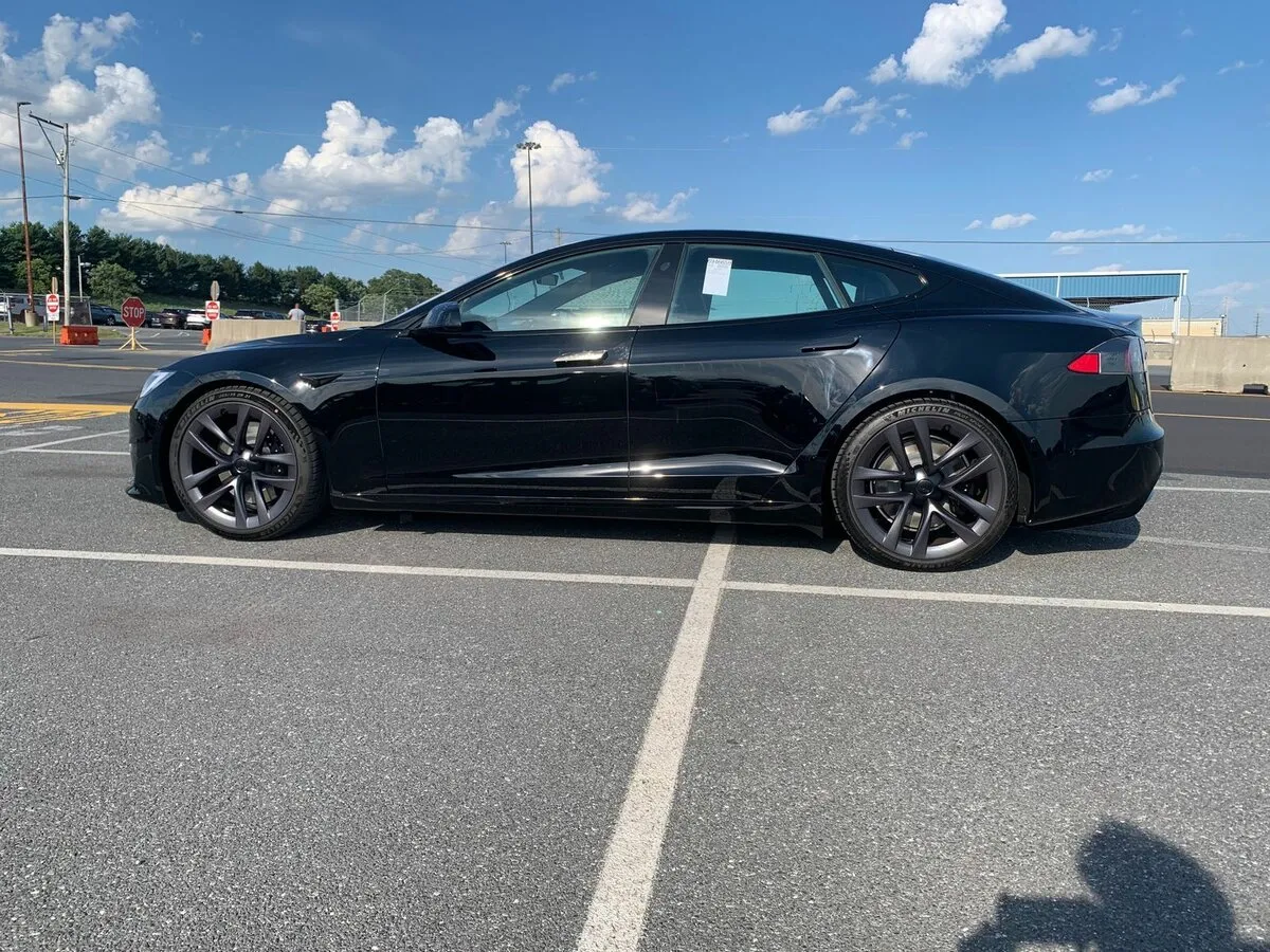Check price and buy New Tesla Model S Plaid Restyling 2 For Sale