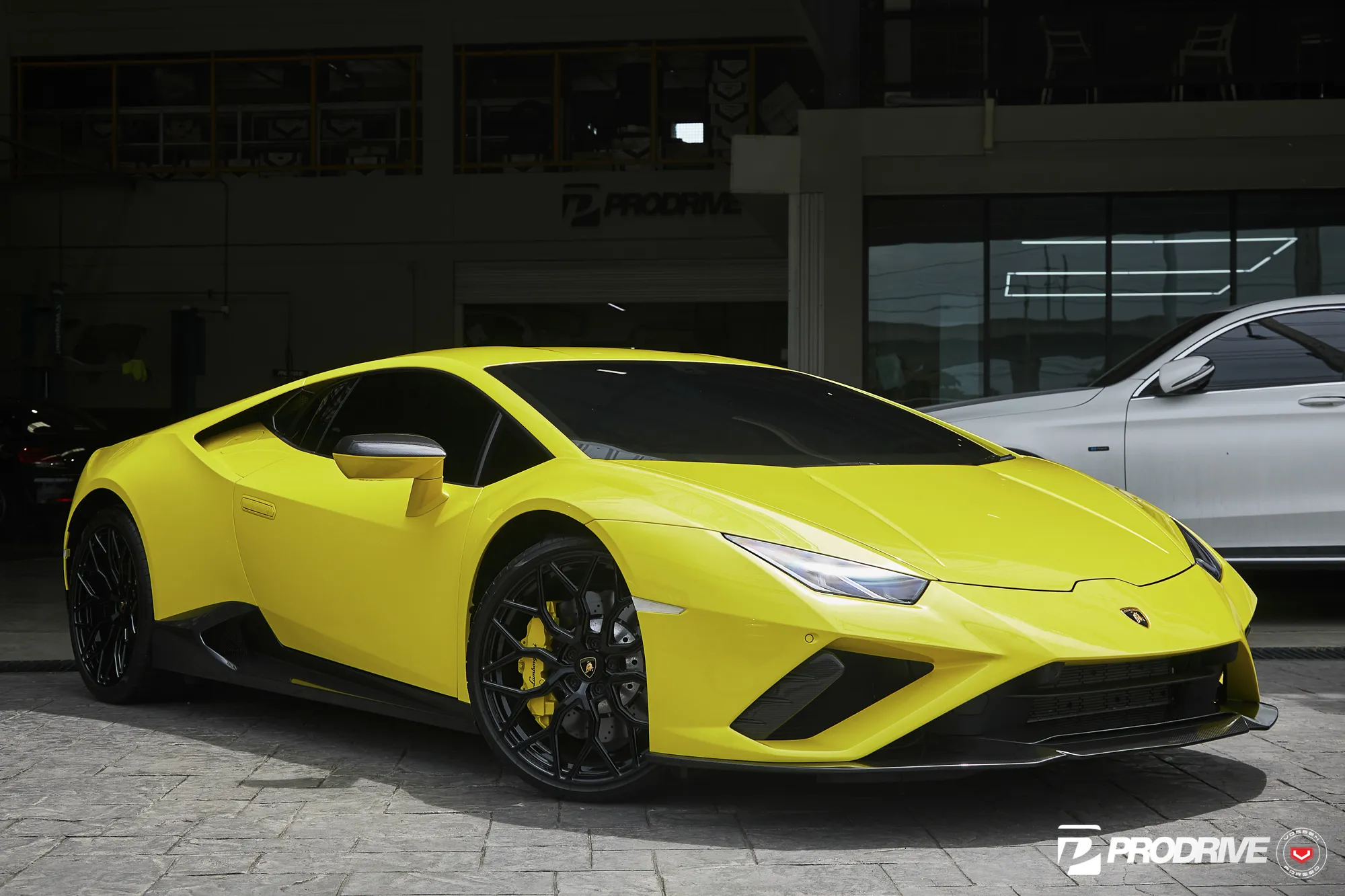 Vossen S17 01 forged wheel — finish detail