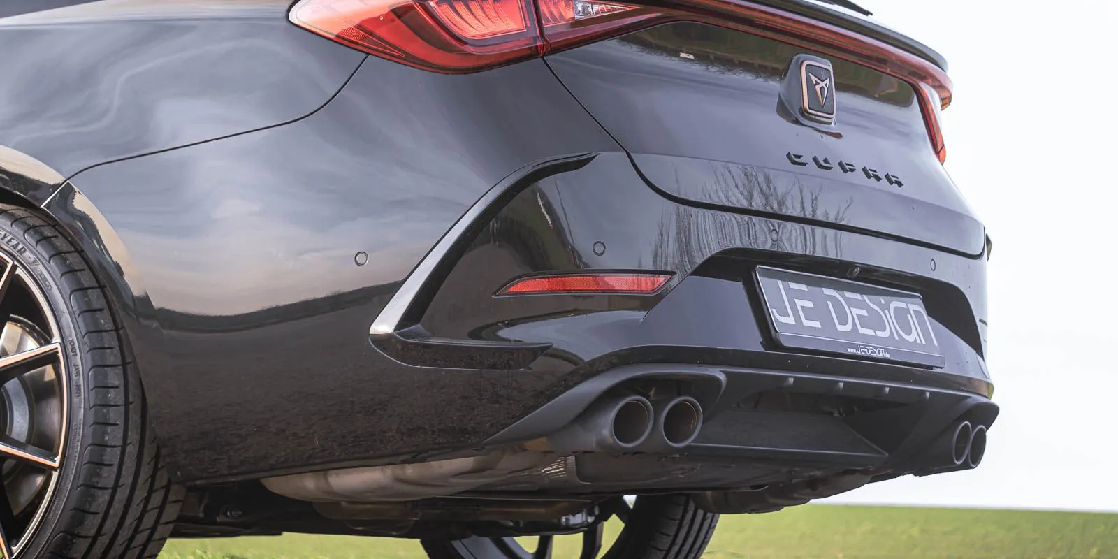 Check our price and buy JE Design body kit for Cupra Leon ST!