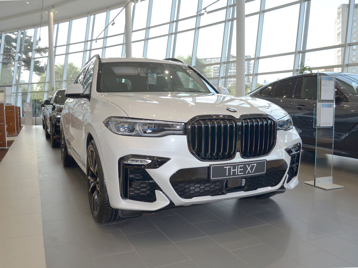 Check price and buy New BMW X7 40d (G07) For Sale