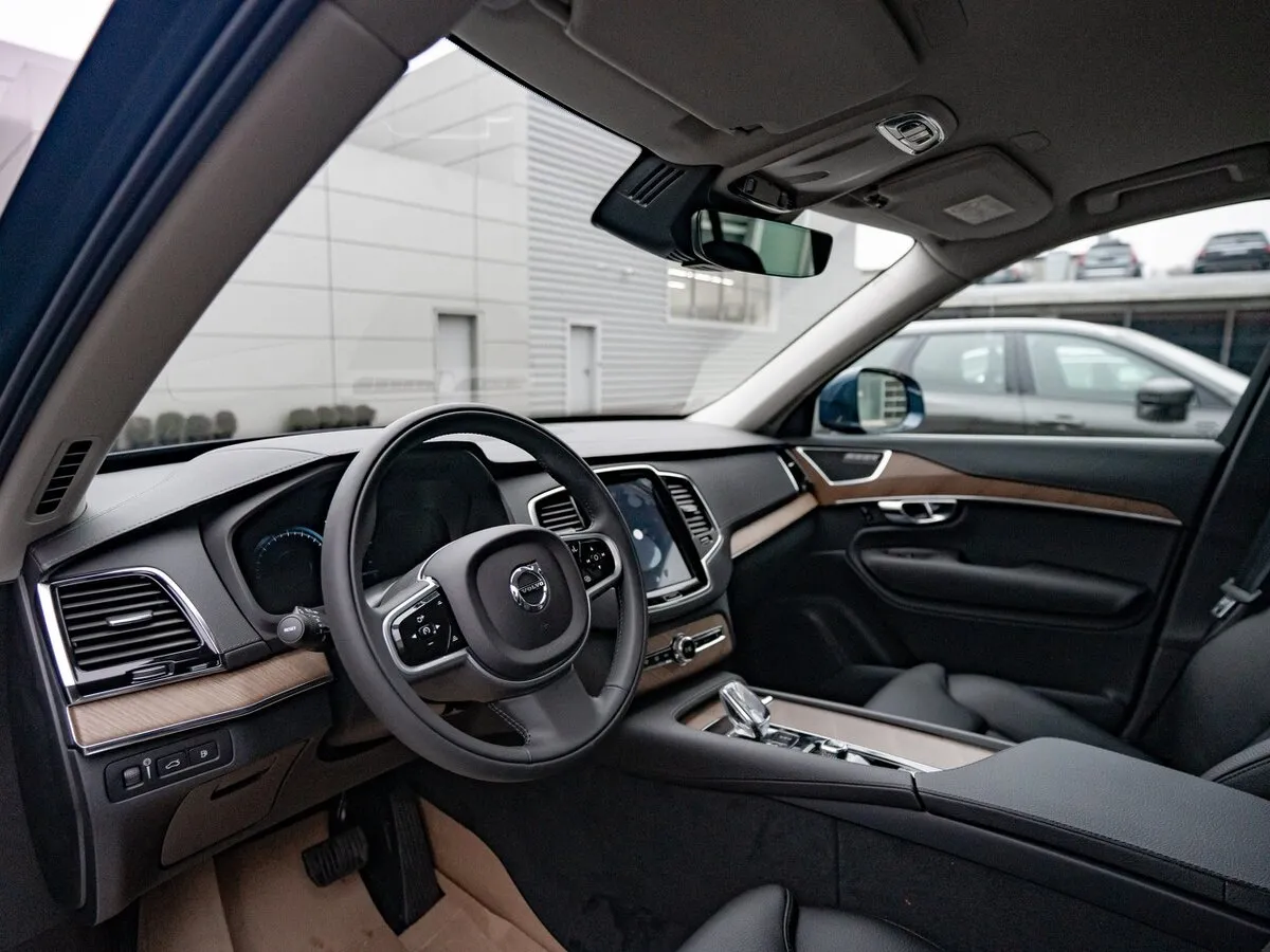 Check price and buy New Volvo XC90 Restyling For Sale