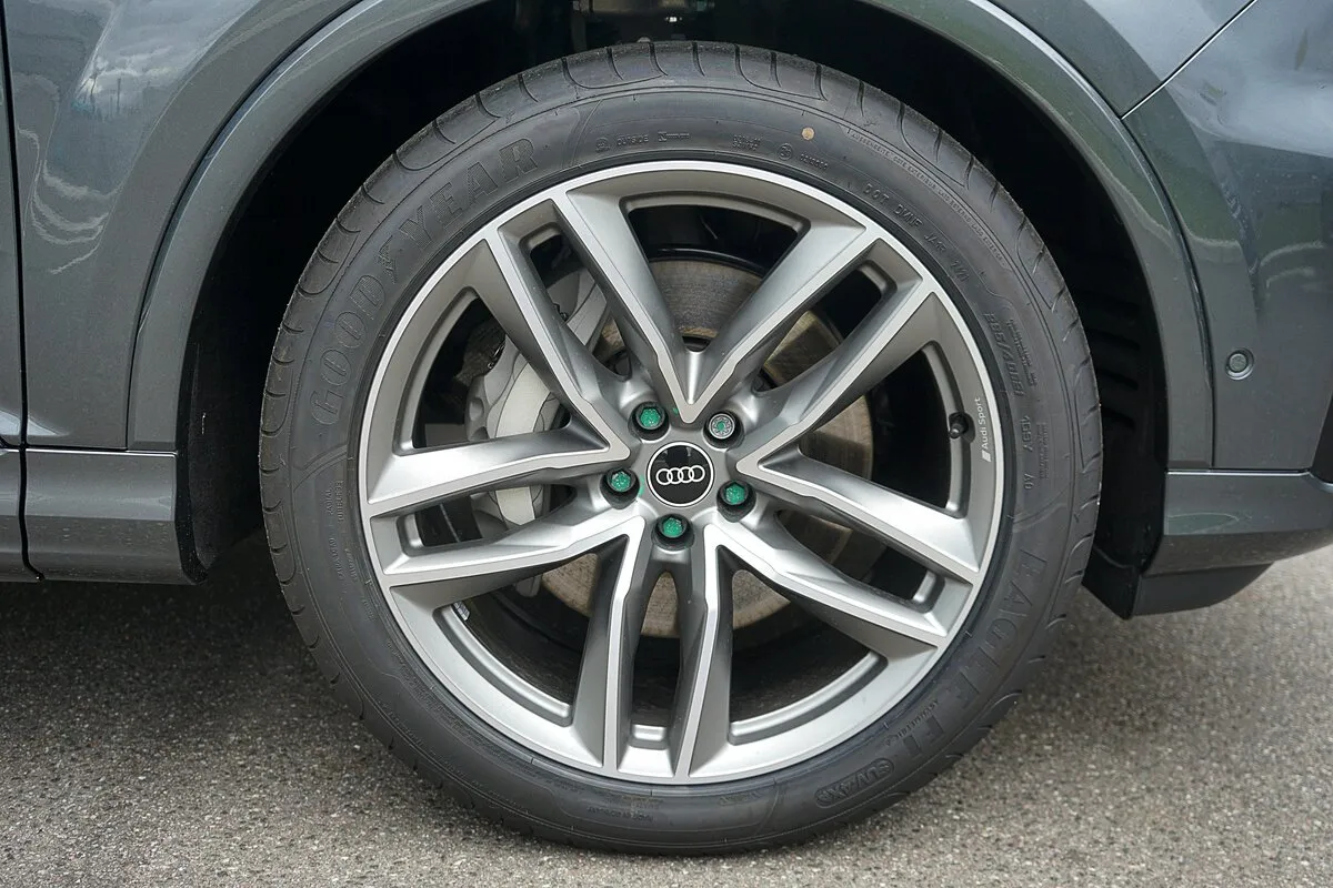 Check price and buy New Audi Q7 45 TDI (4M) Restyling For Sale
