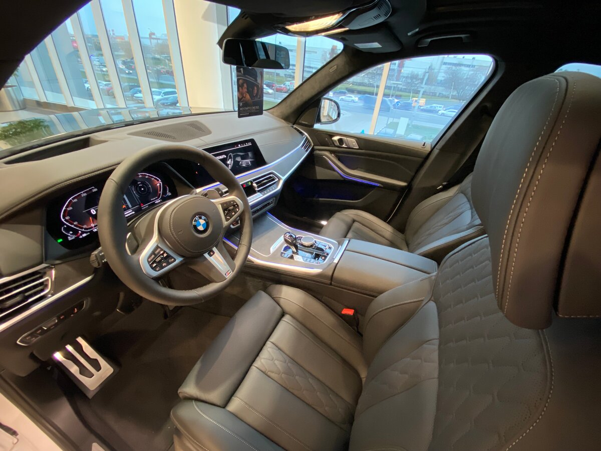 Buy New BMW X7 40d (G07)