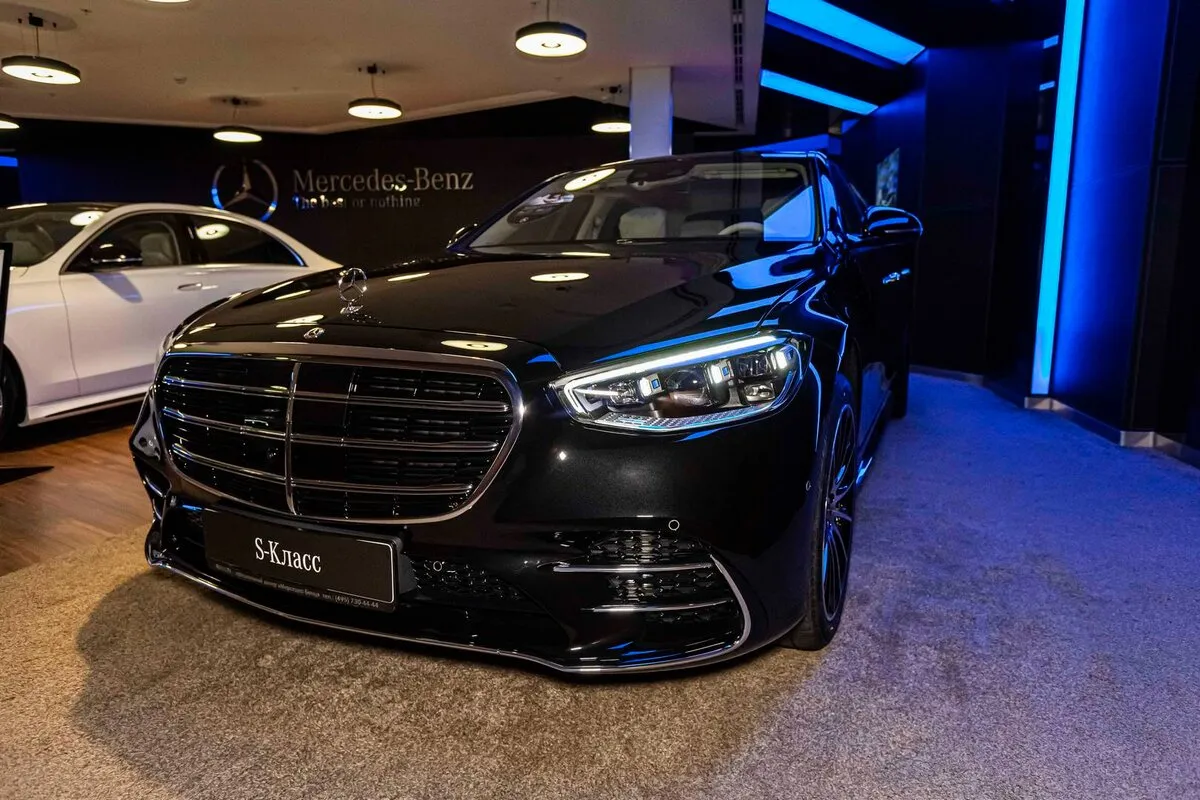 Check price and buy New Mercedes-Benz S-Class 350 d Long 4MATIC (W223) For Sale
