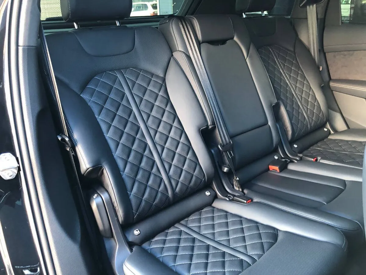 Buy New Audi SQ7 I (4M)