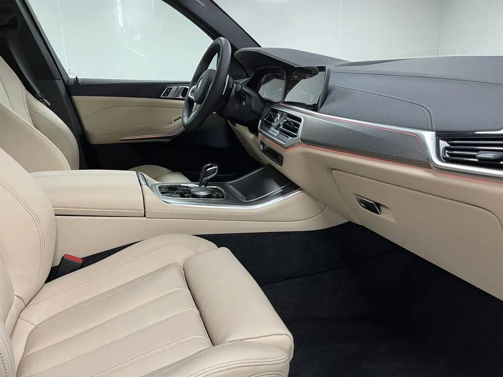 Check price and buy New BMW X6 40i (G06) For Sale