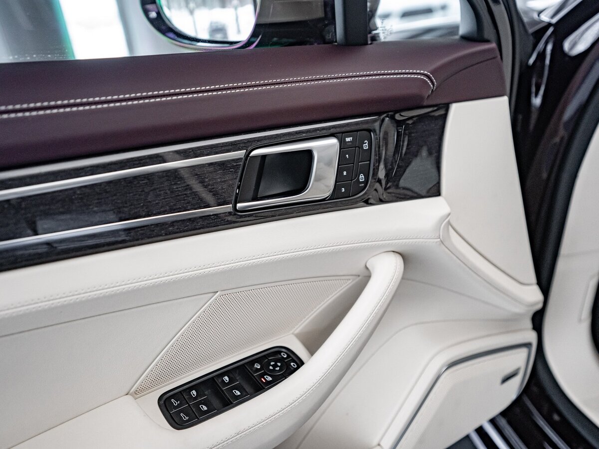 Check price and buy New Porsche Panamera 4 Restyling For Sale