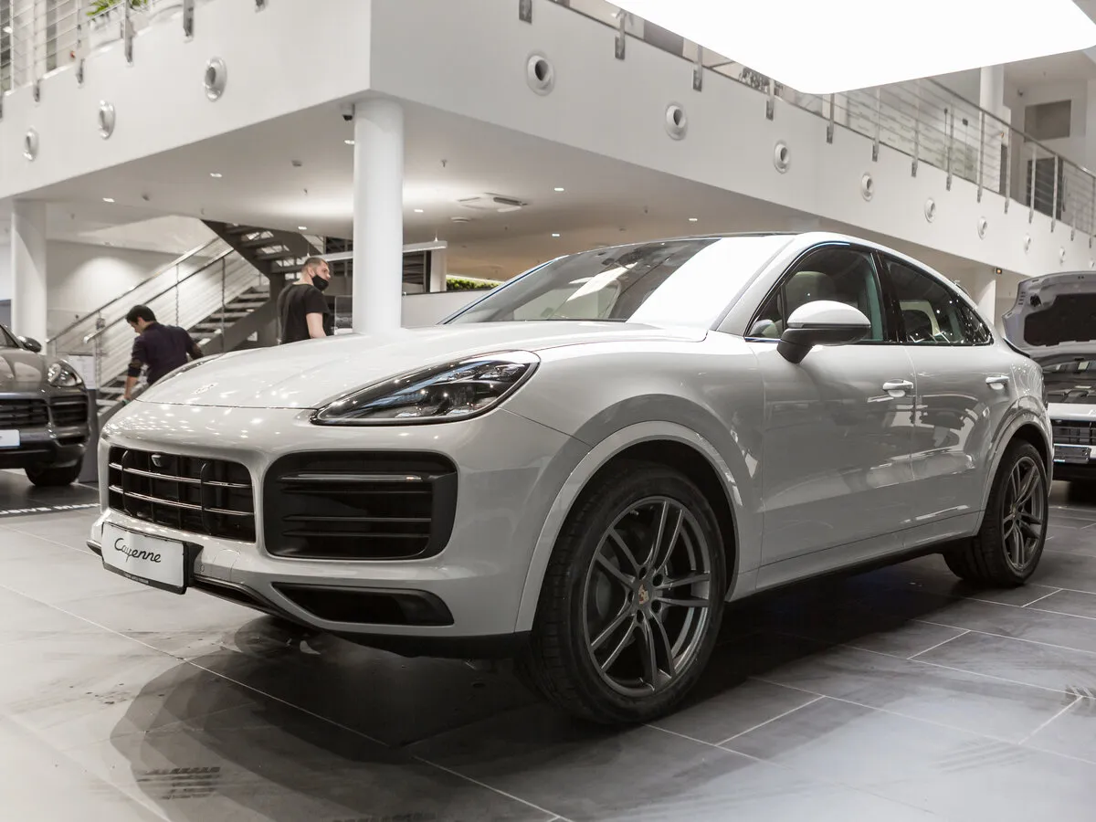 Check price and buy New Porsche Cayenne Coupé For Sale