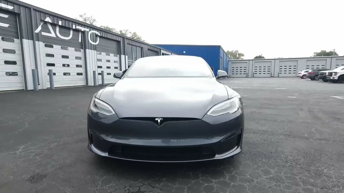 Check price and buy New Tesla Model S Plaid Restyling 2 For Sale