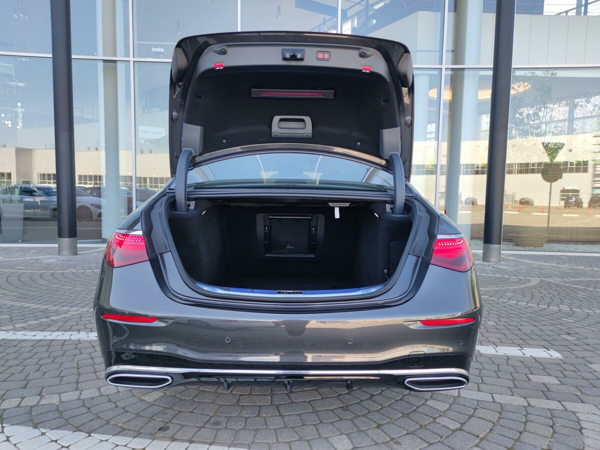 Check price and buy New Mercedes-Benz S-Class 350 d Long 4MATIC (W223) For Sale