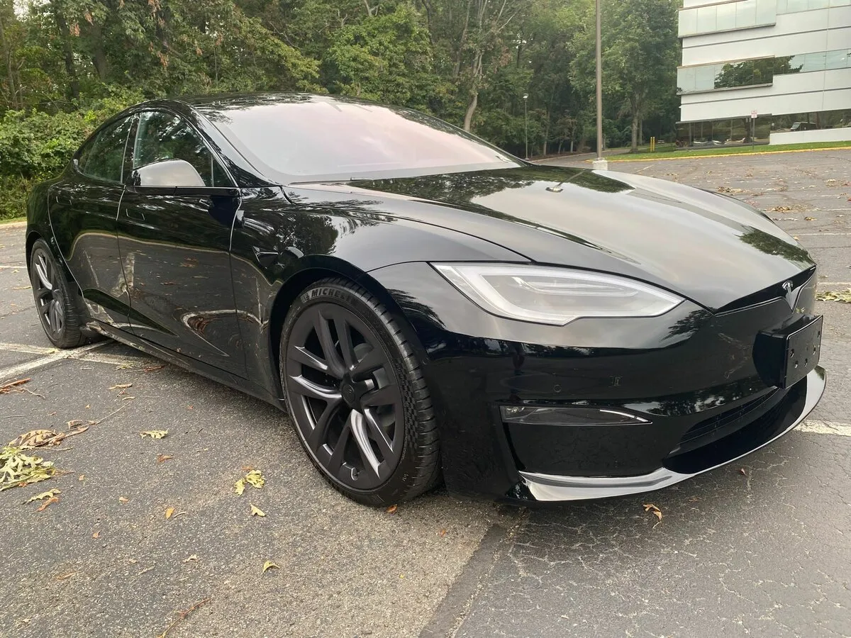 Check price and buy New Tesla Model S Plaid Restyling 2 For Sale