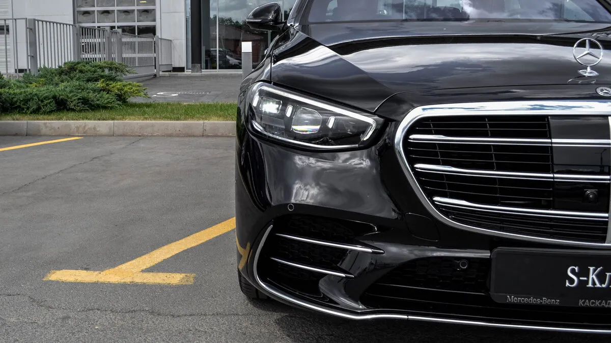 Check price and buy New Mercedes-Benz S-Class 350 d Long 4MATIC (W223) For Sale