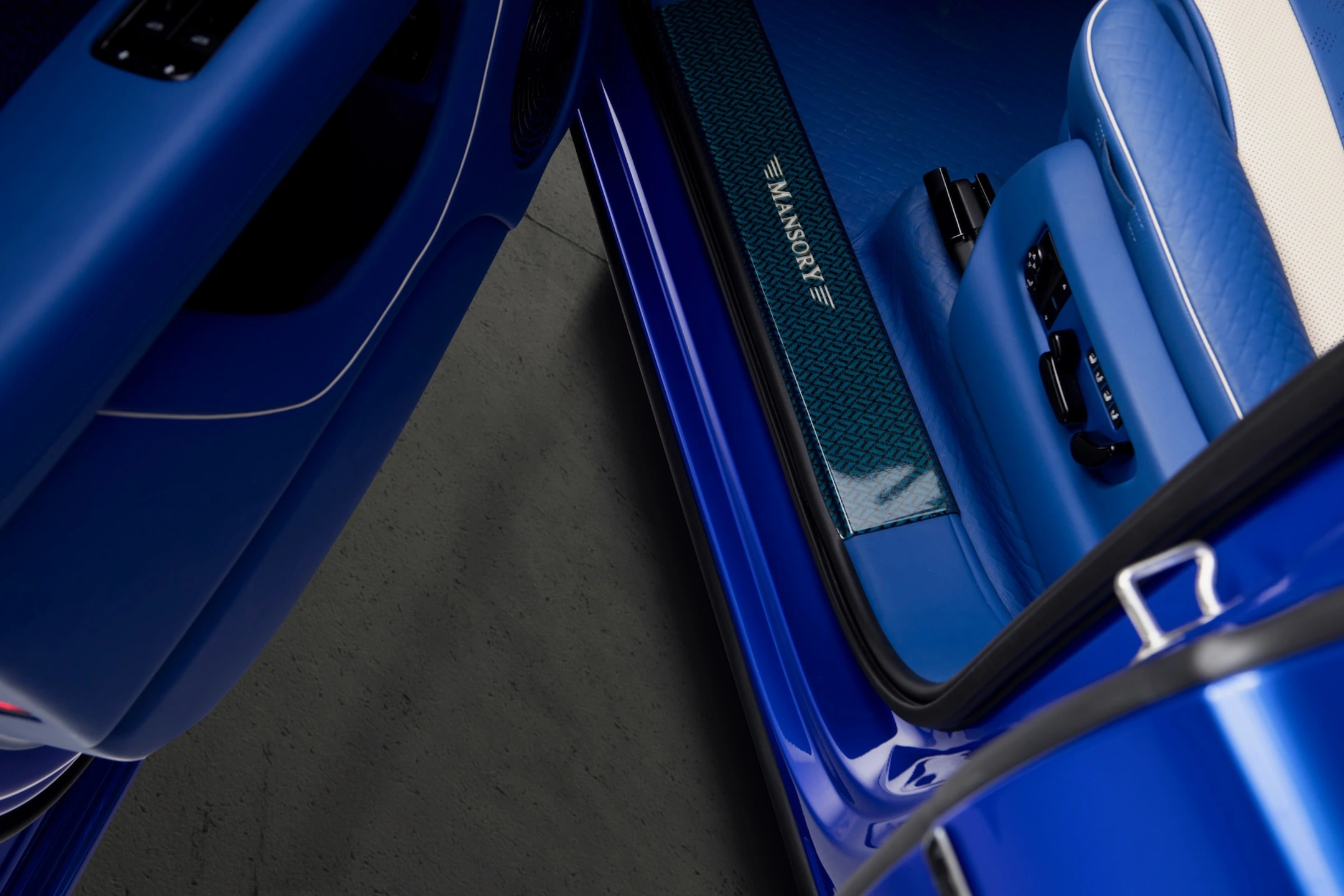 Mansory Bentayga carbon fibre detail