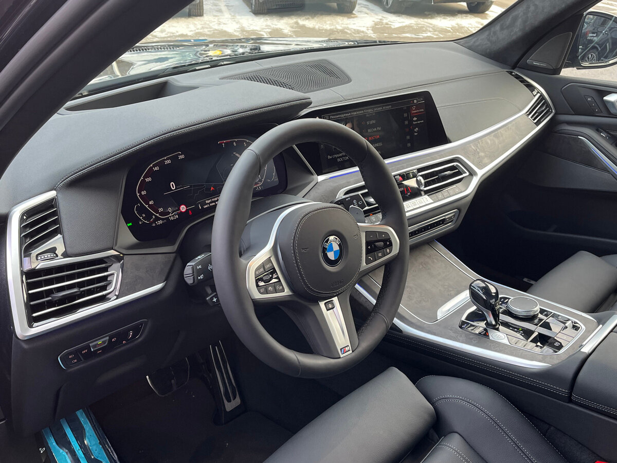 Check price and buy New BMW X7 40i (G07) For Sale