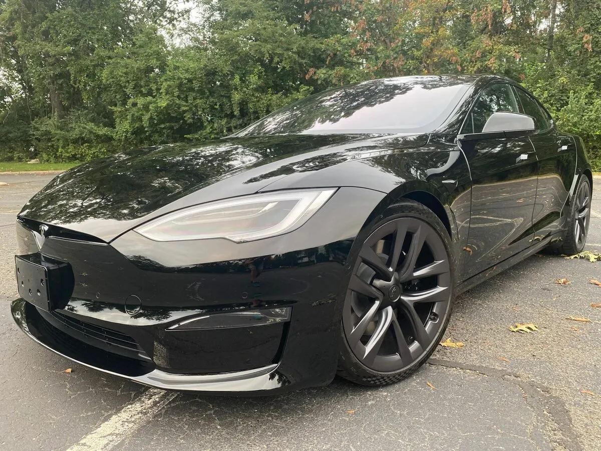 Check price and buy New Tesla Model S Plaid Restyling 2 For Sale