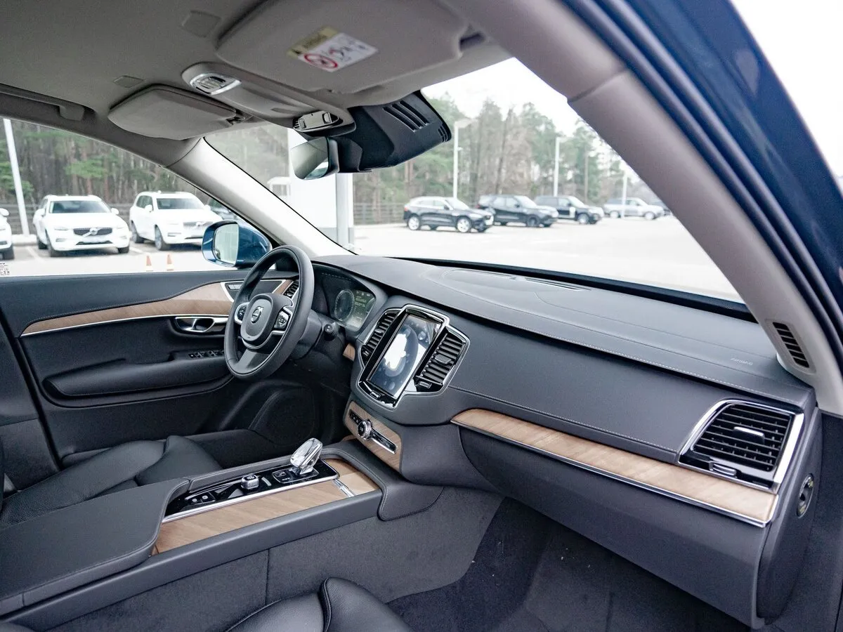 Check price and buy New Volvo XC90 Restyling For Sale