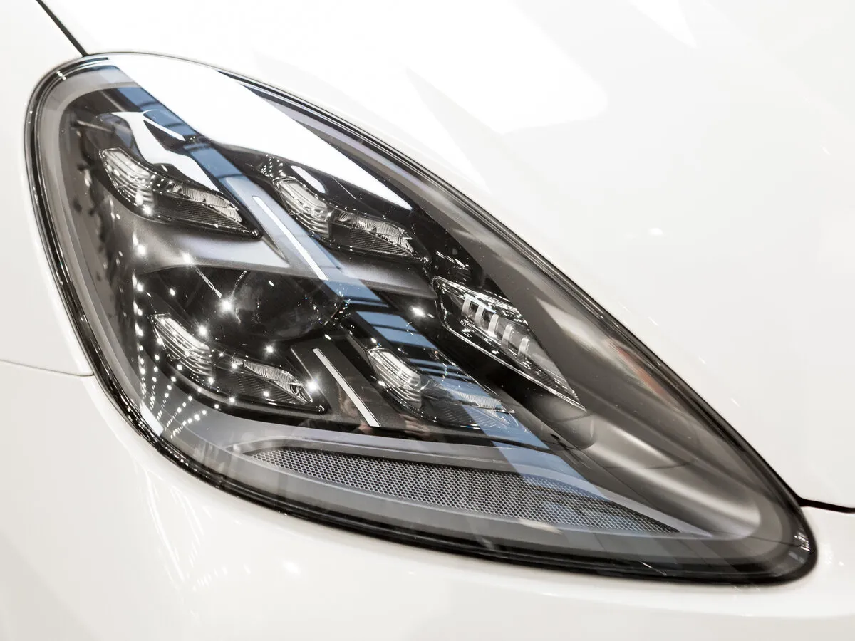 Check price and buy New Porsche Cayenne Coupé For Sale