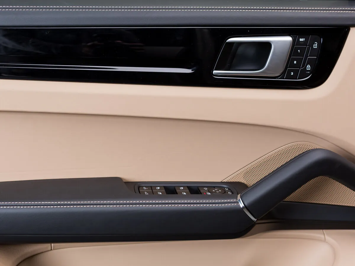 Check price and buy New Porsche Cayenne Coupé For Sale