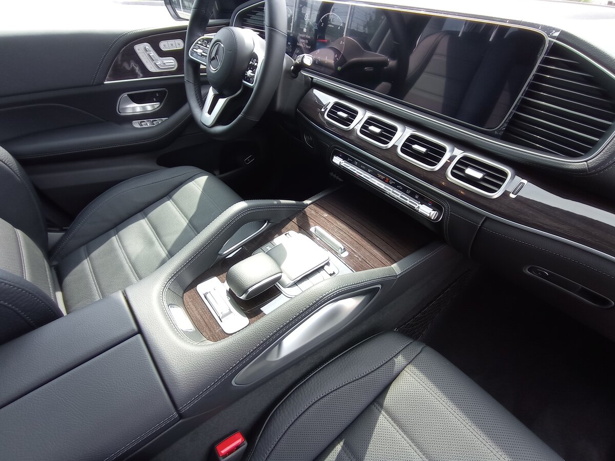 Check price and buy New Mercedes-Benz GLS 400 d (X167) For Sale